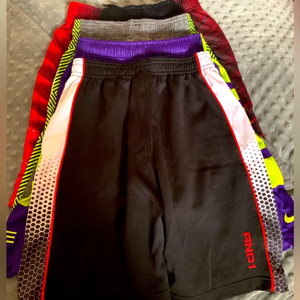 Shorts for big boys 4 for $20. 3 Small size and 1 M size.See video n pics.